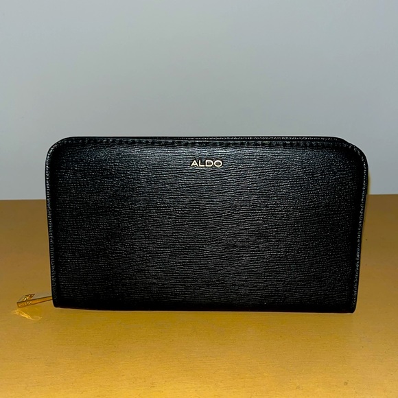 Black ALDO 8 Card Zip-Up Wallet with Gold Zipper and coin pouch EUC - Picture 1 of 3